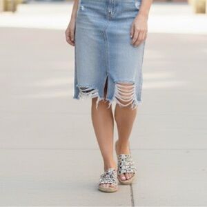 Marc Fisher NWOB Tamie Studded Espadrilles Flat Sandals Leather New Size 10